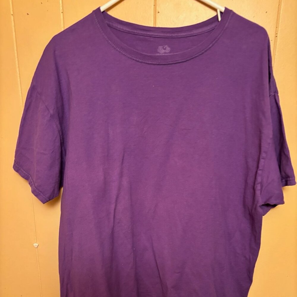 Ladies Size Large Fruit of the Loom Platinum Purple Tee Shirt: GUC